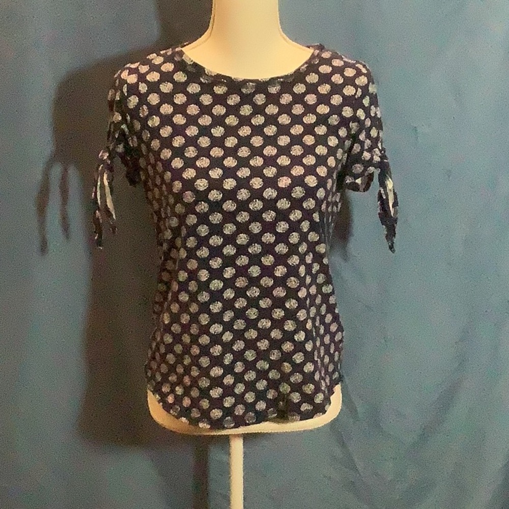 Jones New York Blue With White Design Short Sleeved Top